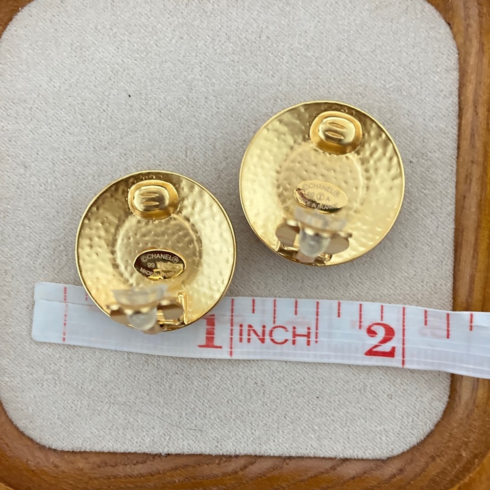 CHANEL Gold and Black Logo Earrings - Picture 5 of 5